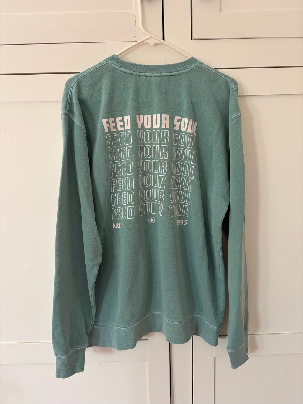 KKFit Feed Your Soul Green Crewneck Sweater Size Large - Picture 7 of 7